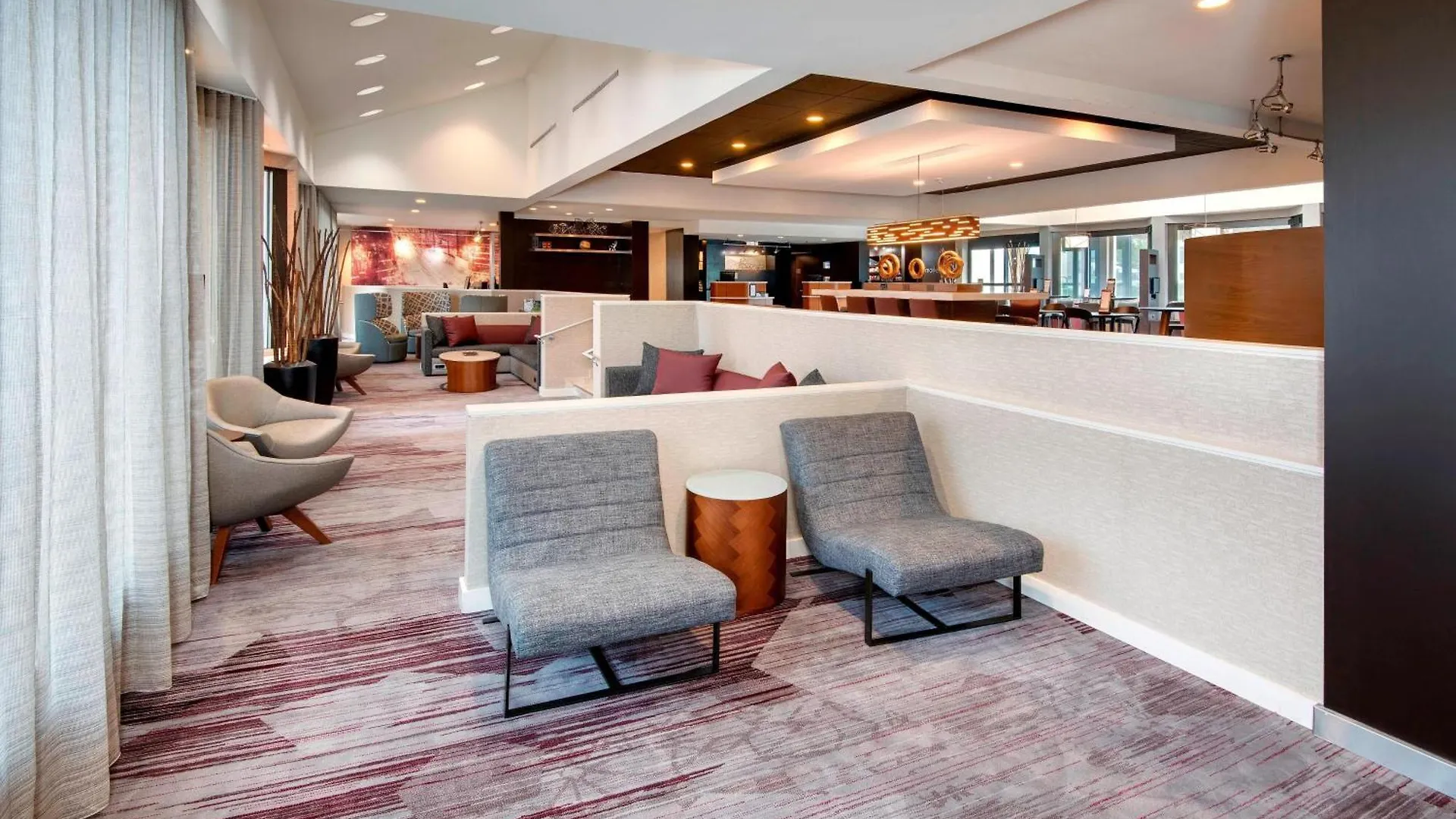Courtyard By Marriott Savannah Midtown