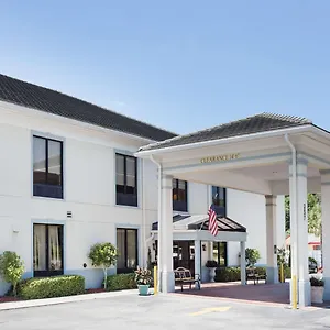 Hotel Baymont By Wyndham Savannah/garden, Savannah